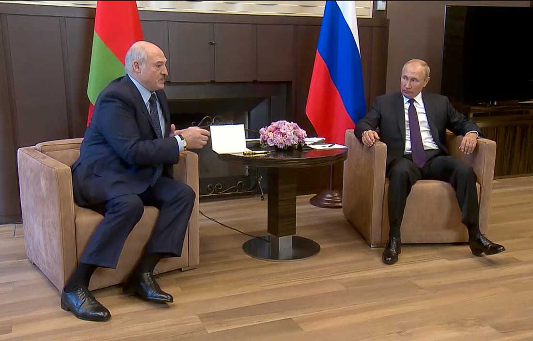 Washington Examiner: Белорусский диктатор Александр Лукашенко на коленях перед Путиным