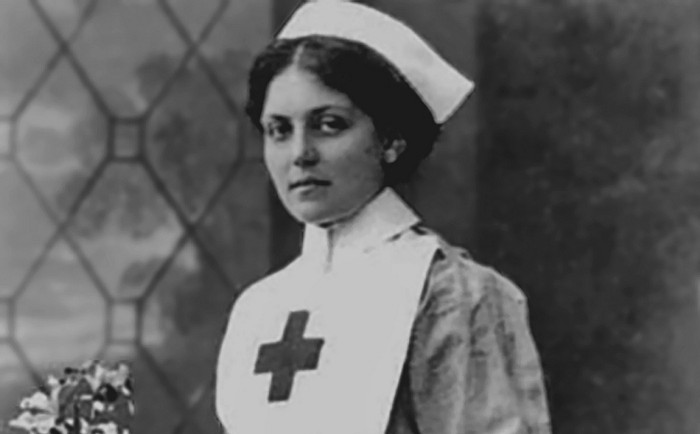 "Непотопляемая": история медсестры, которая пережила три кораблекрушения, включая "Титаник"