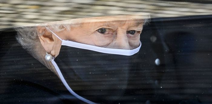 День рождения в трауре: королеве Великобритании Елизавете II исполнилось 95 лет