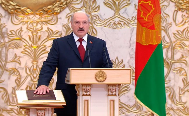 Думаю, в течение года после осуществления конституционной реформы Лукашенко заявит об уходе с поста президента – политтехнолог