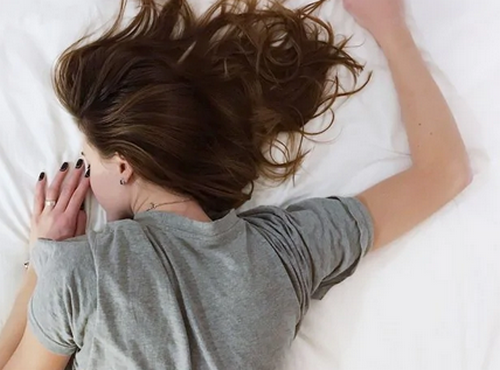 Науковці пояснили чому ви прокидаєтесь о 3-й ночі