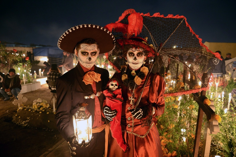 Мексиканцам запретили посещать кладбища в День мертвых. В стране зарегистрировали более 85 700 смертей от COVID-19