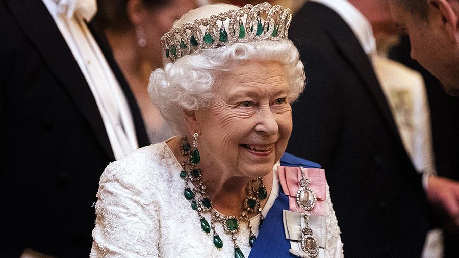 Елизавета II может передать  престол принцу Чарльзу в следующем году 