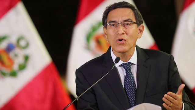 Парламент Перу объявил импичмент президенту 