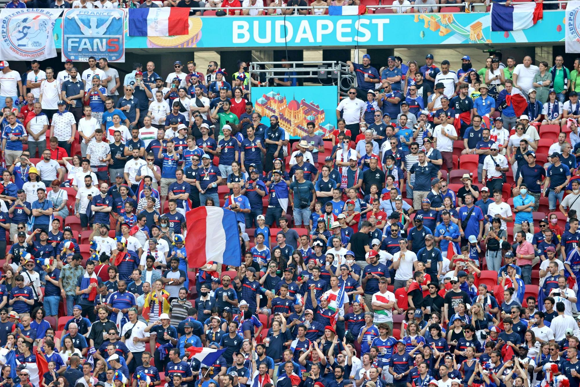 Перепутали Бухарест и Будапешт. Болельщики из Франции не смогли попасть на матч своей сборной