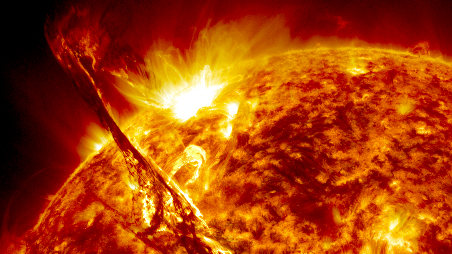 На Солнце произошла супервспышка максимального класса Х1.0
