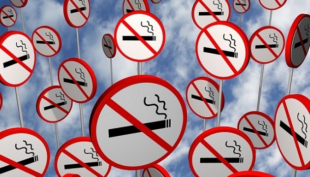 В Украине запретили продавать детям электронные сигареты 