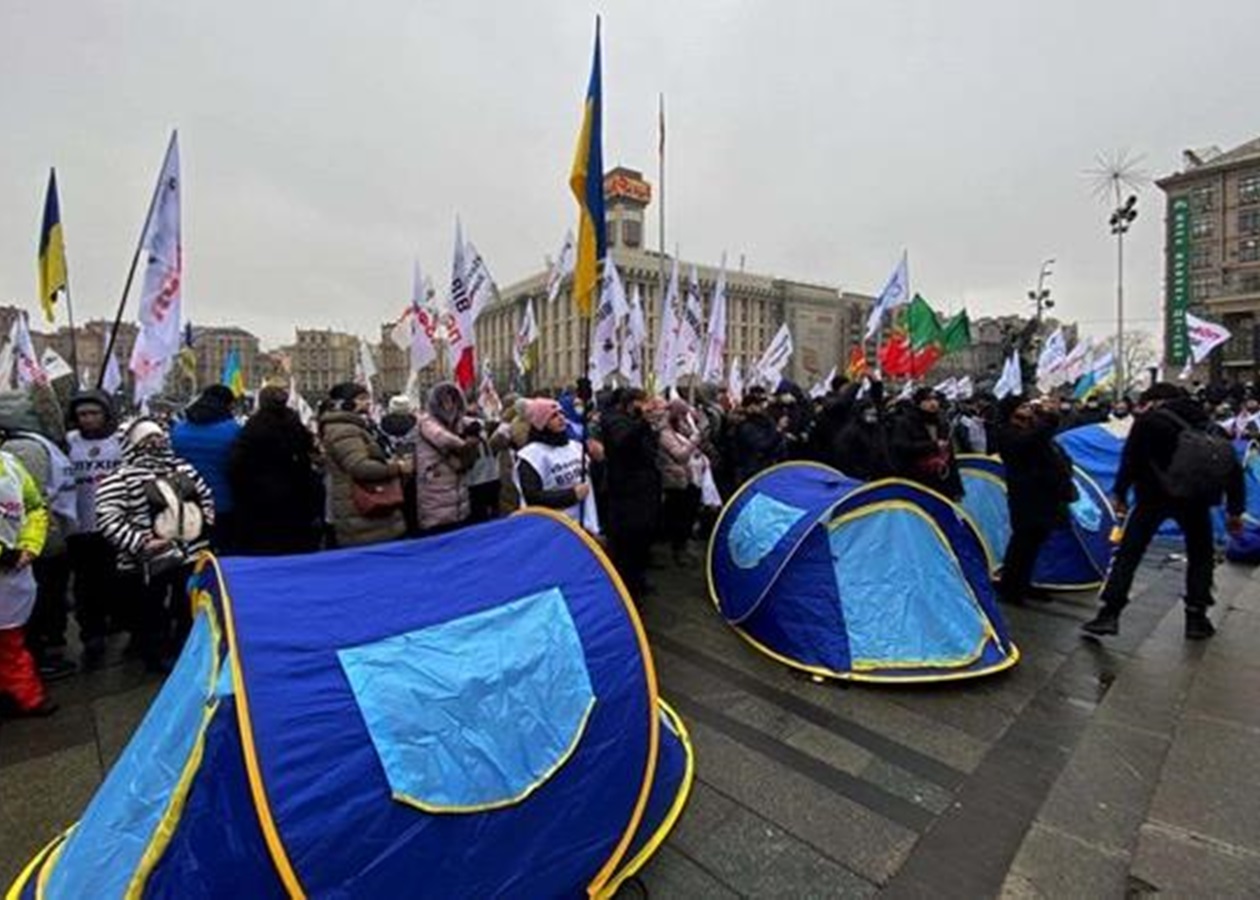 ФОПы продолжают протестовать на Майдане: "Будем стоять до победы"
