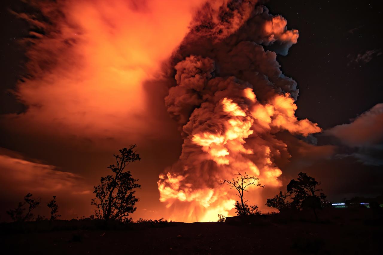 На Гавайях проснулся самый активный вулкан в мире Килауэа. ВИДЕО