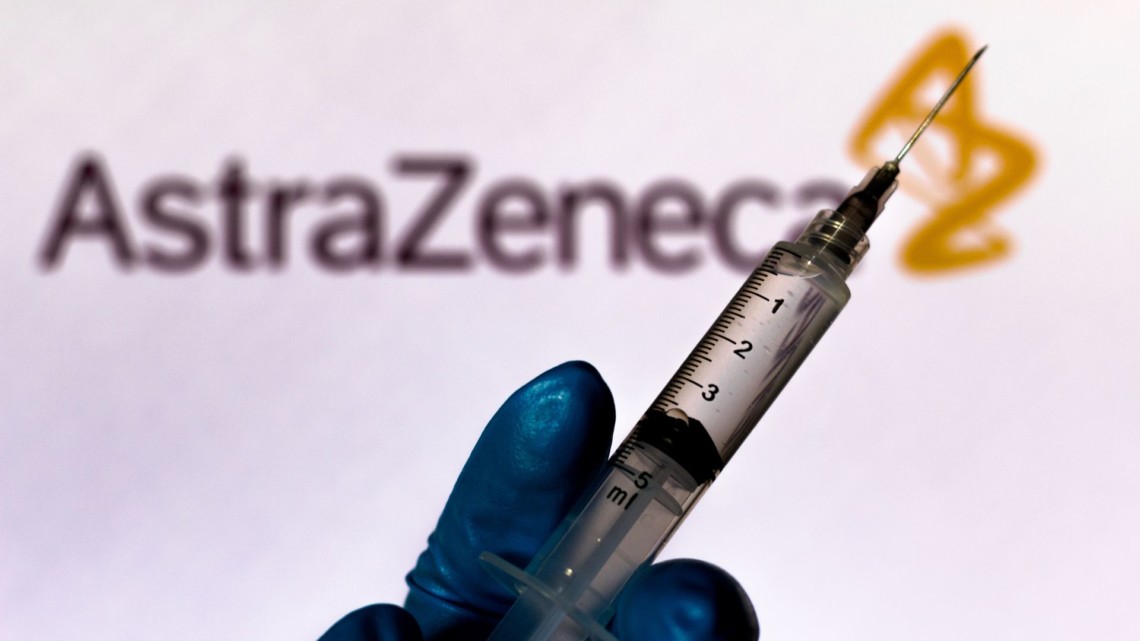 Первая страна в мире одобрила вакцину AstraZeneca