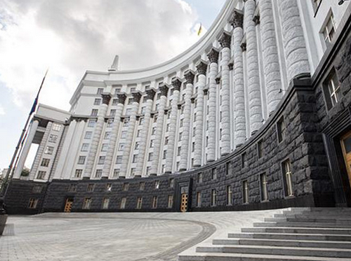 Кабмін змінив правила виплат сім'ям загиблих військових: подробиці