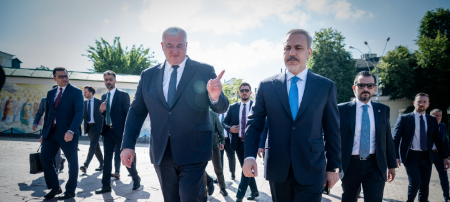 Глава МЗС Туреччини розповів у Києві про результати його візиту в Москву