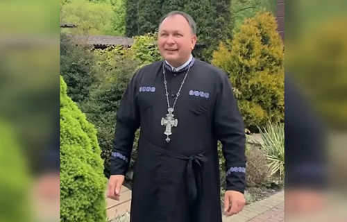 Чи можна дати дитині ім’я померлого родича: відповідь священника