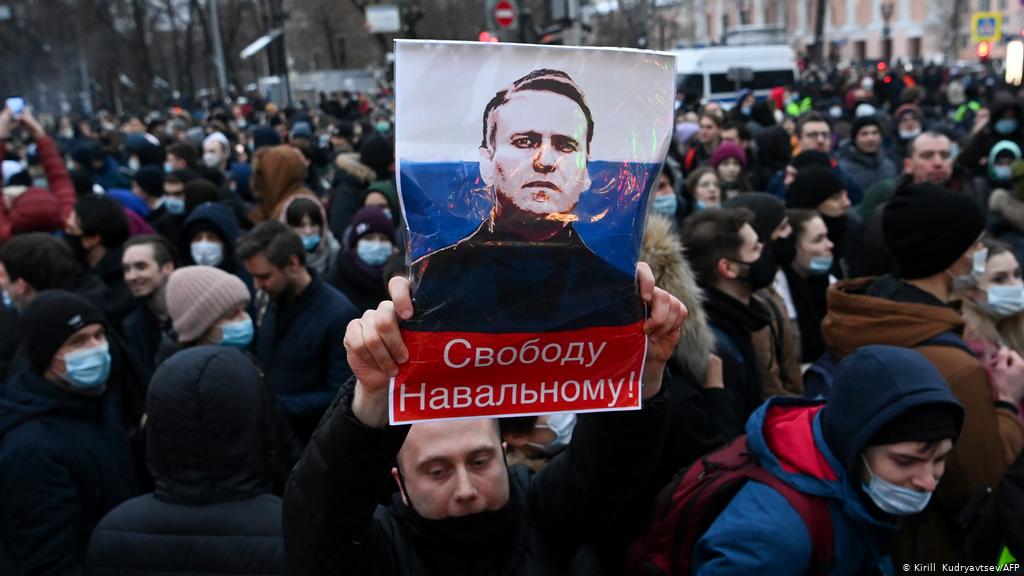 Штаб Навального объявил о прекращении протестов