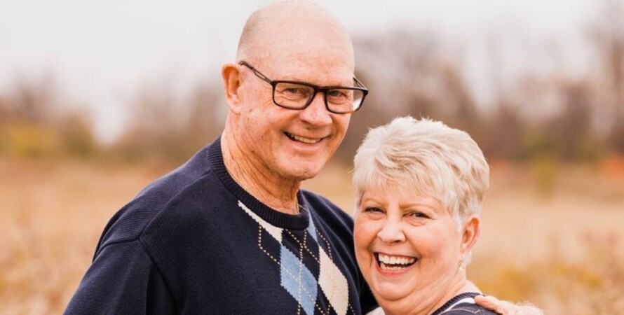 Пара, прожившая в браке 52 года, умерла от коронавируса с разницей в три часа