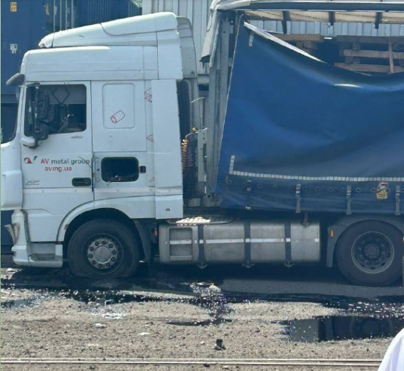 Ракета "Іскандер" влучила в район одного з причалів Одеського морського порту: двоє загиблих, шестеро поранених 