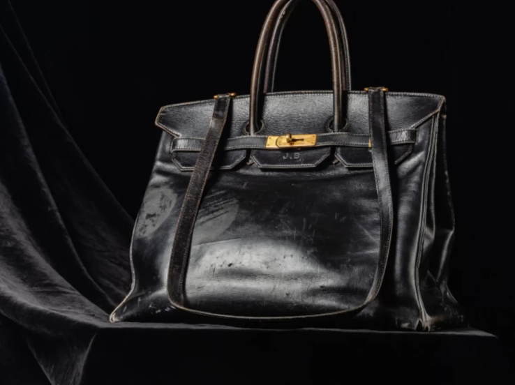 Легендарну сумку Birkin, яка належала акторці та натхненниці Джейн Біркін, продали за 10 млн доларів