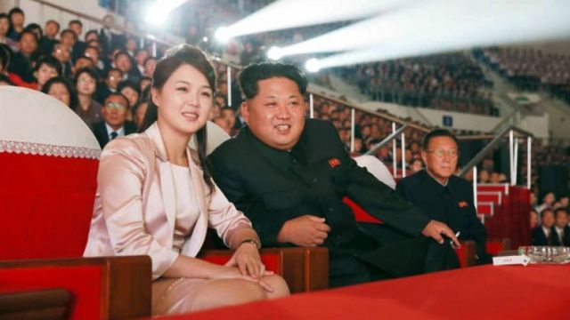 Жена Ким Чен Ына появилась на публике впервые за год 