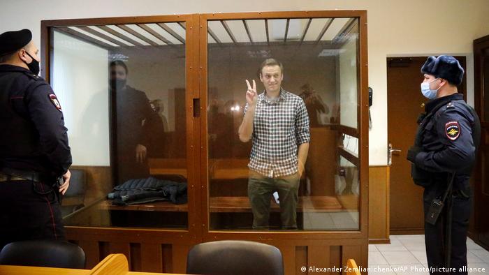 Суд признал Навального виновным в клевете на ветерана  
