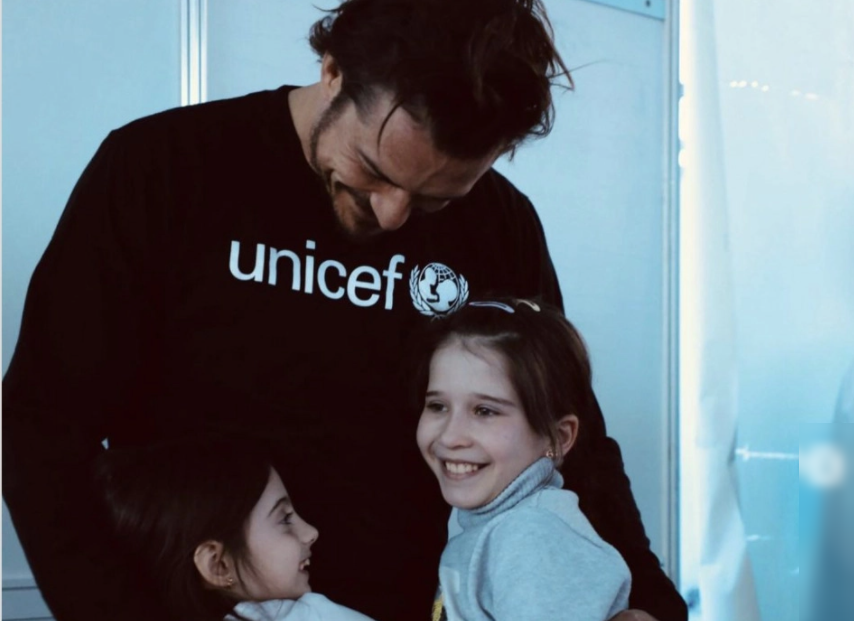 Орландо Блум у Молдові підтримав українських дітей-біженців