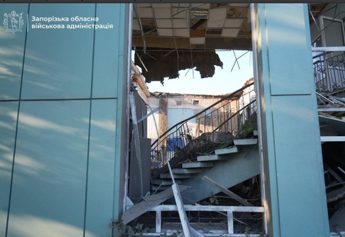 Окупанти ударили КАБом по Запоріжжю: один з районів у диму, є постраждалі