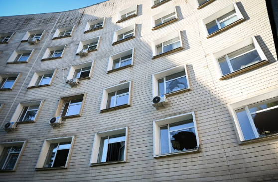 Під час атаки на Київ постраждала обласна клінічна лікарня 