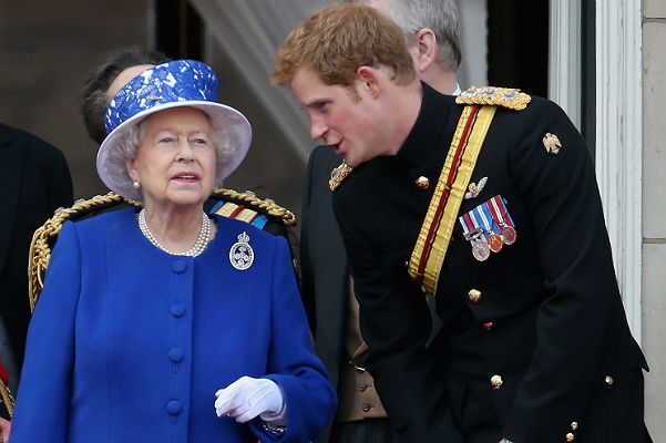 Елизавета II лично обсудит с принцем Гарри последствия скандального интервью 