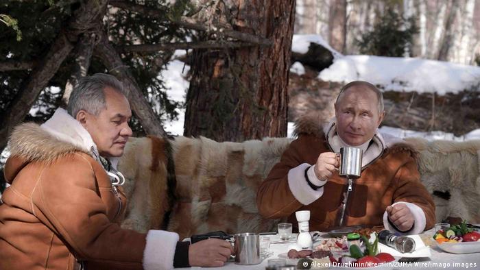 Таежные каникулы в стиле мачо, или Что делал Путин в Тыве – Deutsche Welle