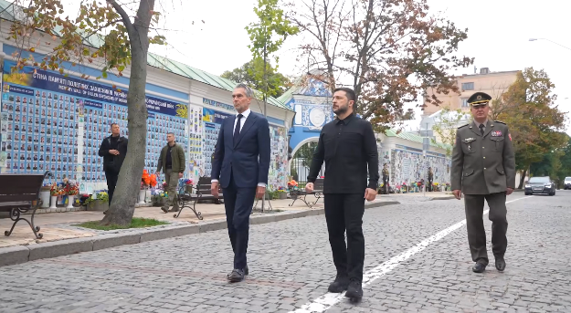 В Україну приїхав прем’єр-міністр Нідерландів Дік Схоф