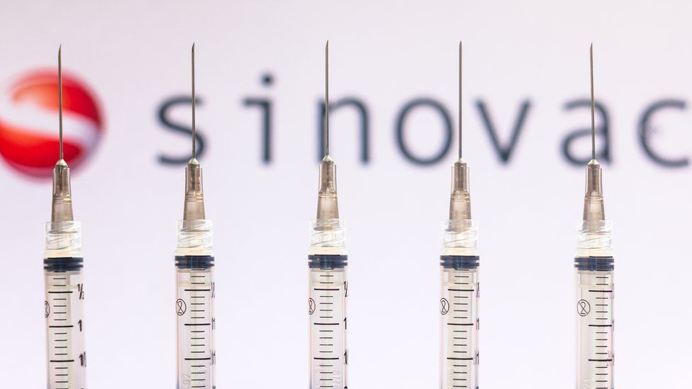 ВОЗ признала эффективность китайских вакцин от коронавируса Sinopharm и Sinovac