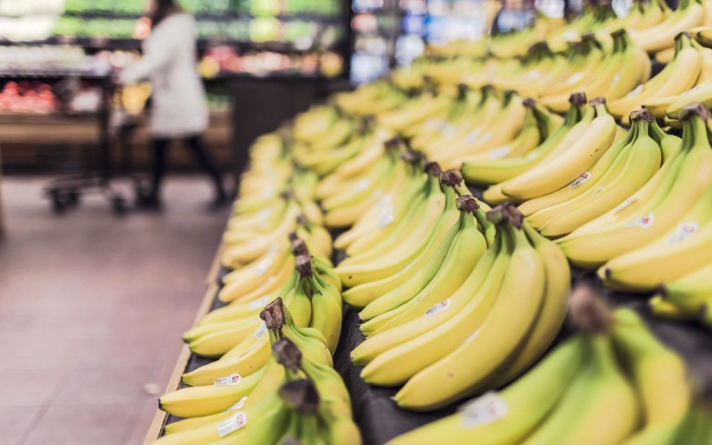 Посеред бананів у супермаркеті чоловік знайшов небезпечного павука: його укус підвищує тиск і викликає неконтрольовану ерекцію