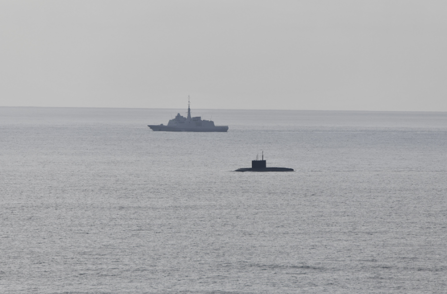 Біля узбережжя Франції сплив російський підводний човен