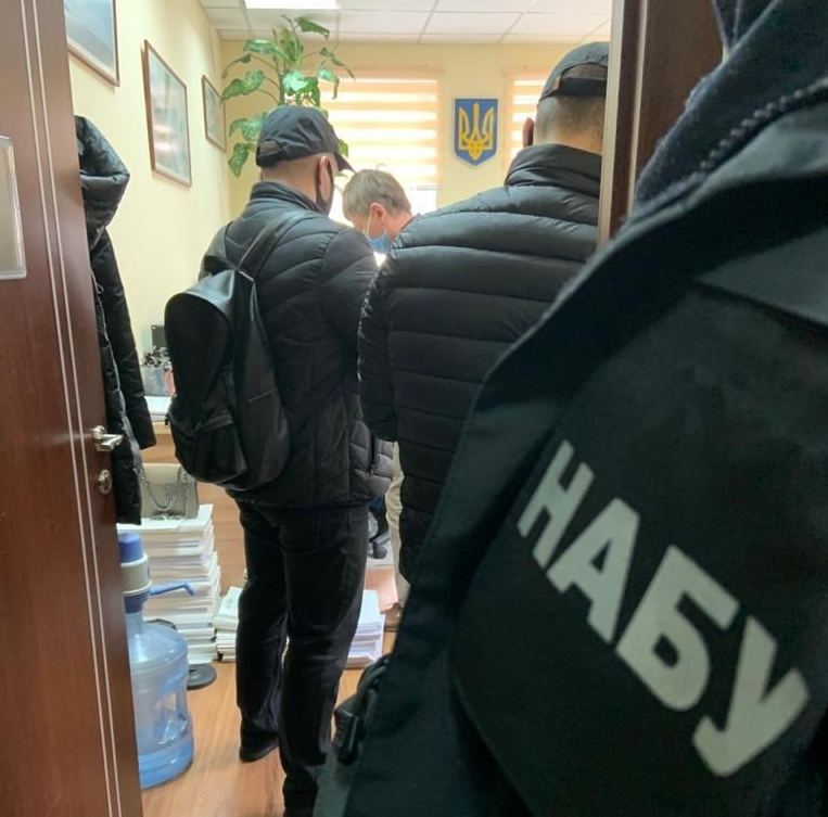 Задержанный НАБУ на взятке в $100 тыс. брат Вовка Зонтов заявил, что является сотрудником Службы внешней разведки, – Бутусов