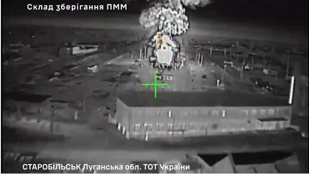 Front strike: ССО знищили прифронтовий склад палива окупантів та нафтобазу Front strike: ССО знищили прифронтовий склад палива окупантів та нафтобазу