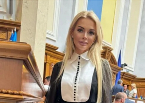 У Молдові з літака зняли екснардепку Кормишкіну з родиною: подробиці скандалу У Молдові з літака зняли екснардепку Кормишкіну з родиною: подробиці скандалу