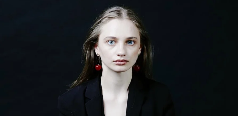 Українська акторка Карина Химчук зізналась, чому спочатку погодилась, а потім відмовилась від ролі у скандальному "Білому лотосі" Українська акторка Карина Химчук зізналась, чому спочатку погодилась, а потім відмовилась від ролі у скандальному "Білому лотосі"