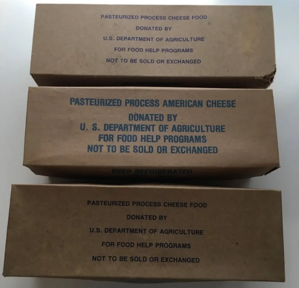 Чому уряд США зберігає 635 мільйонів кілограмів сиру під землею
