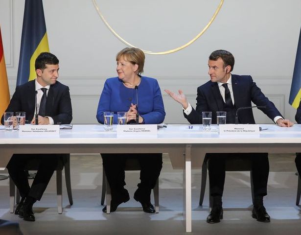 Меркель присоединится к переговорам Макрона и Зеленского через видеосвязь – СМИ
