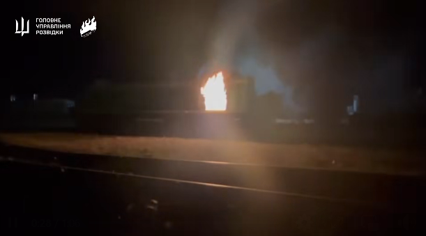 Горить ворожа логістика: рух спротиву "Свобода Росії" спалив десятки локомотивів на території держави-агресора, – ГУР 