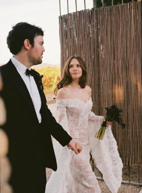 Донька Антоніо Бандераса вийшла заміж та вперше показала фото з таємного весілля