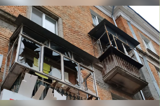 РФ атакувала Нікополь: двоє загиблих, понівечені багатоповерхівки 