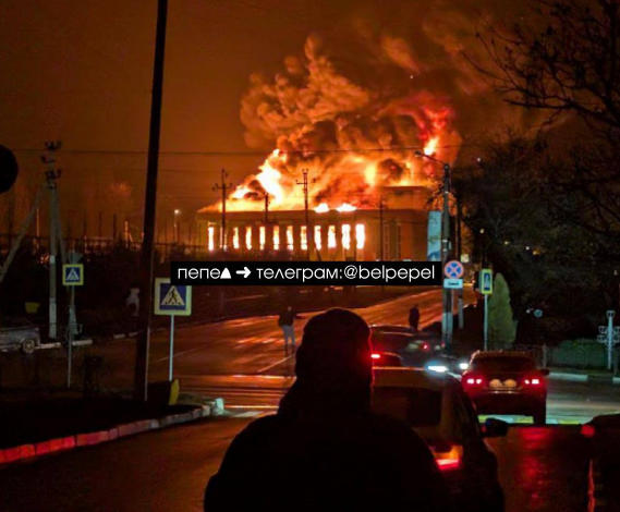 Дрони атакували Бєлгородську область: горить ТРЦ, частина населення без світла Дрони атакували Бєлгородську область: горить ТРЦ, частина населення без світла