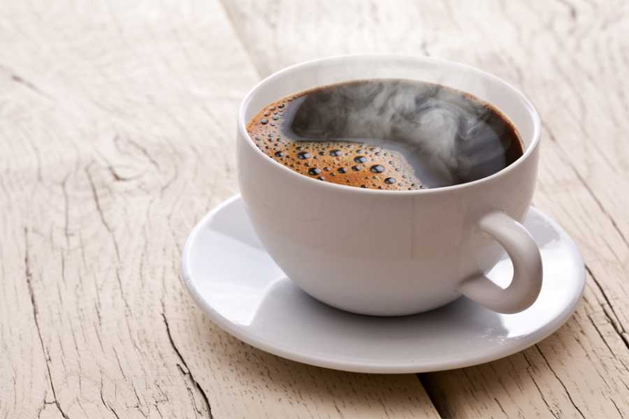 Почему утренний кофе может быть опасным 