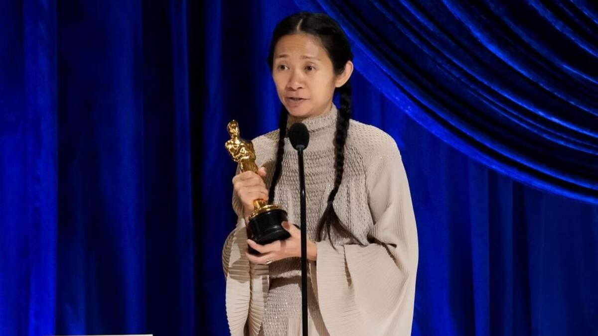 Власти Китая запретили местным СМИ писать о победе Хлои Чжао на "Оскаре"