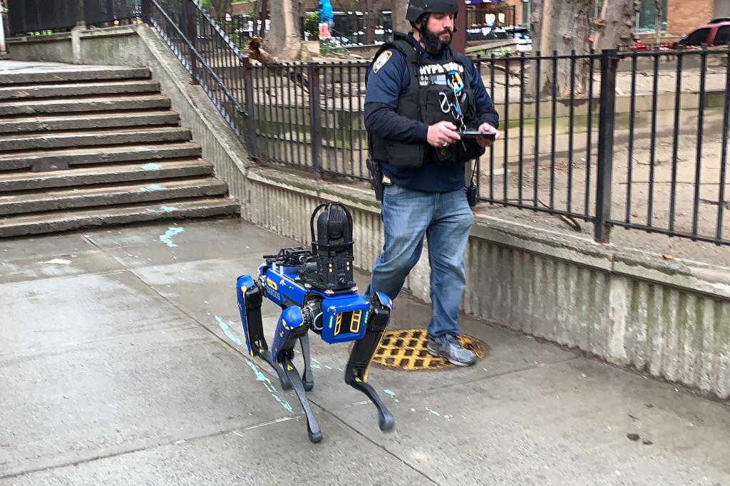 Полиция Нью-Йорка уволила робопса Boston Dynamics