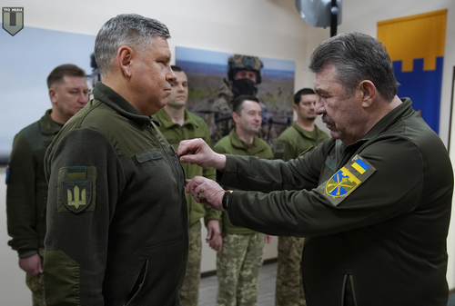 "Вигулькнув" міністр оборони часів Кучми: ЗМІ дізналися, чим він займається в Міноборони "Вигулькнув" міністр оборони часів Кучми: ЗМІ дізналися, чим він займається в Міноборони