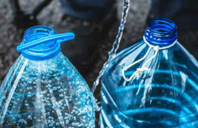 Росіяни пошкодили систему водопостачання у Херсоні, виникли перебої з подачею води навіть за графіком — МВА Росіяни пошкодили систему водопостачання у Херсоні, виникли перебої з подачею води навіть за графіком — МВА