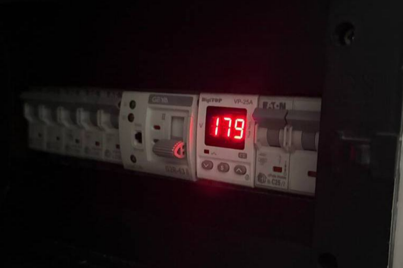 У Києві та області введено аварійне відключення електрики: зупинена подача води і тепла У Києві та області введено аварійне відключення електрики: зупинена подача води і тепла