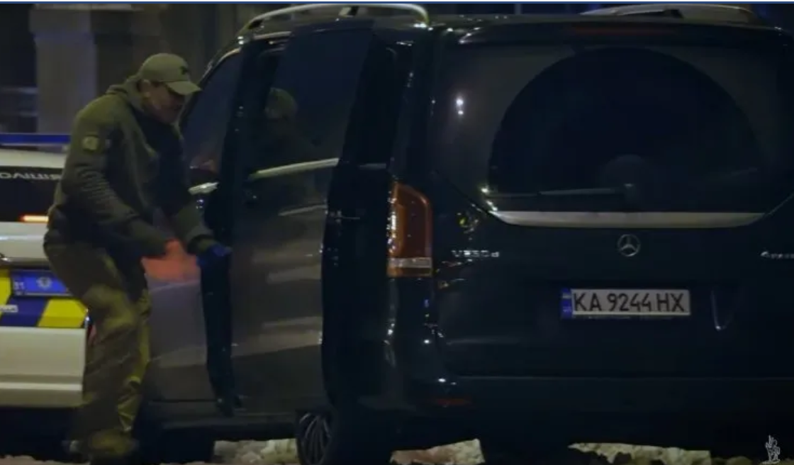 Під час війни скуповують люксові авто: нардепів Тищенка, Івченка та Вацака помітили на нових елітних машинах