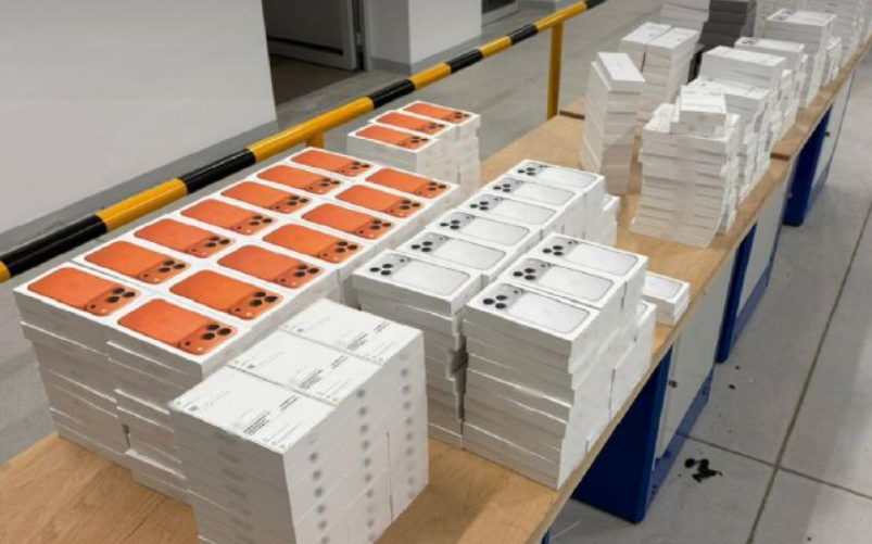 На кордоні України зупинили контрабанду електроніки на шалену суму